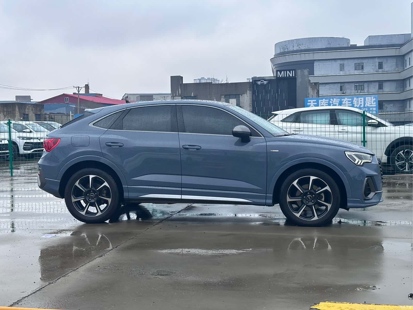Audi Q3, 2022 все фото