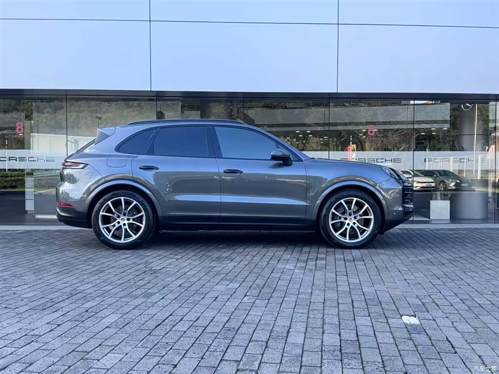 Porsche Cayenne, 2024 все фото