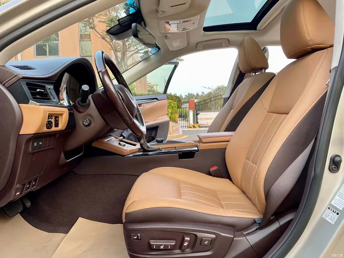 Lexus ES, 2017 все фото