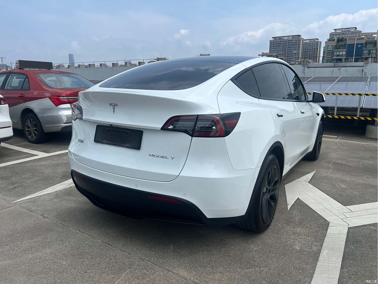 Tesla Model Y, 2023 7
