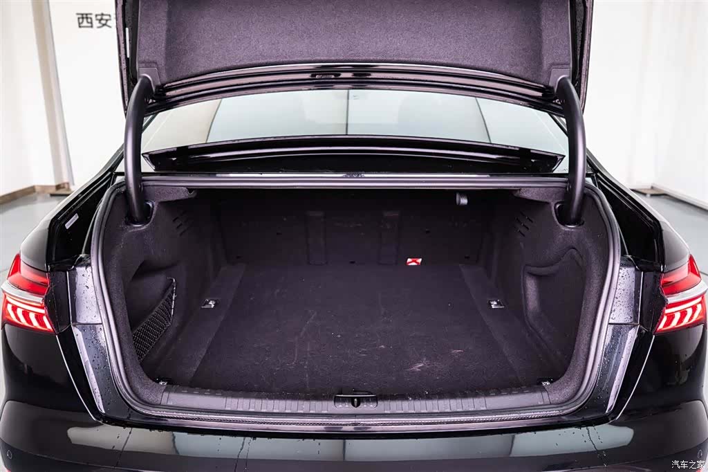 Audi A6L, 2021 8