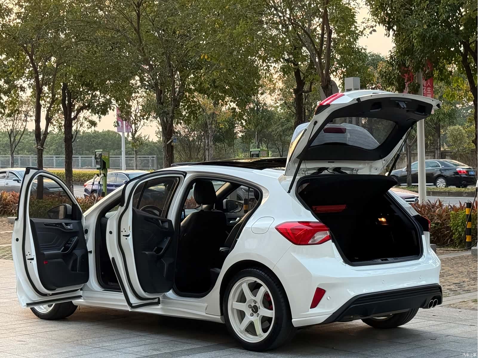 Ford Focus, 2021 19