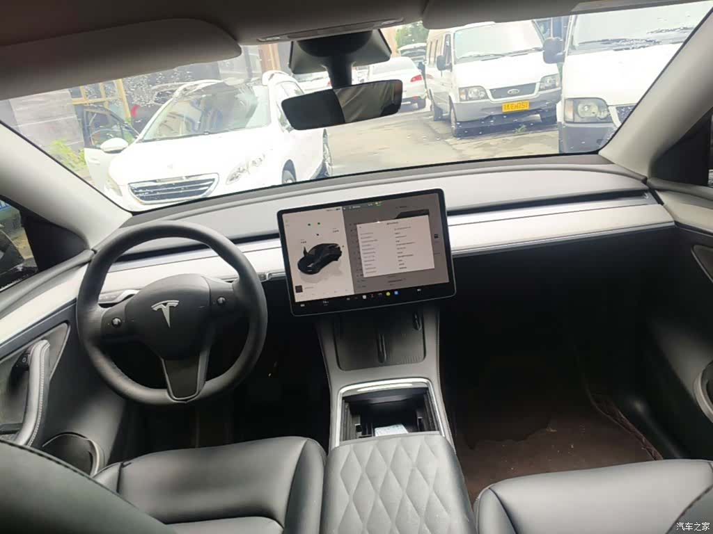 Tesla Model Y, 2024 7
