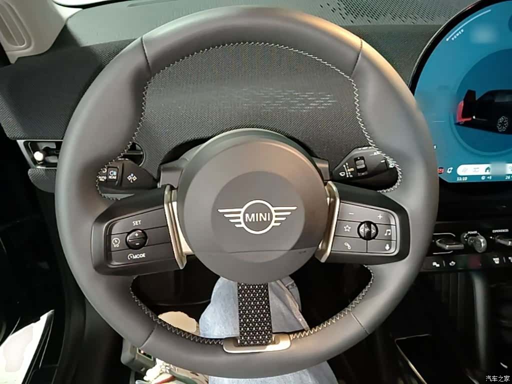 Mini Cooper, 2025 11