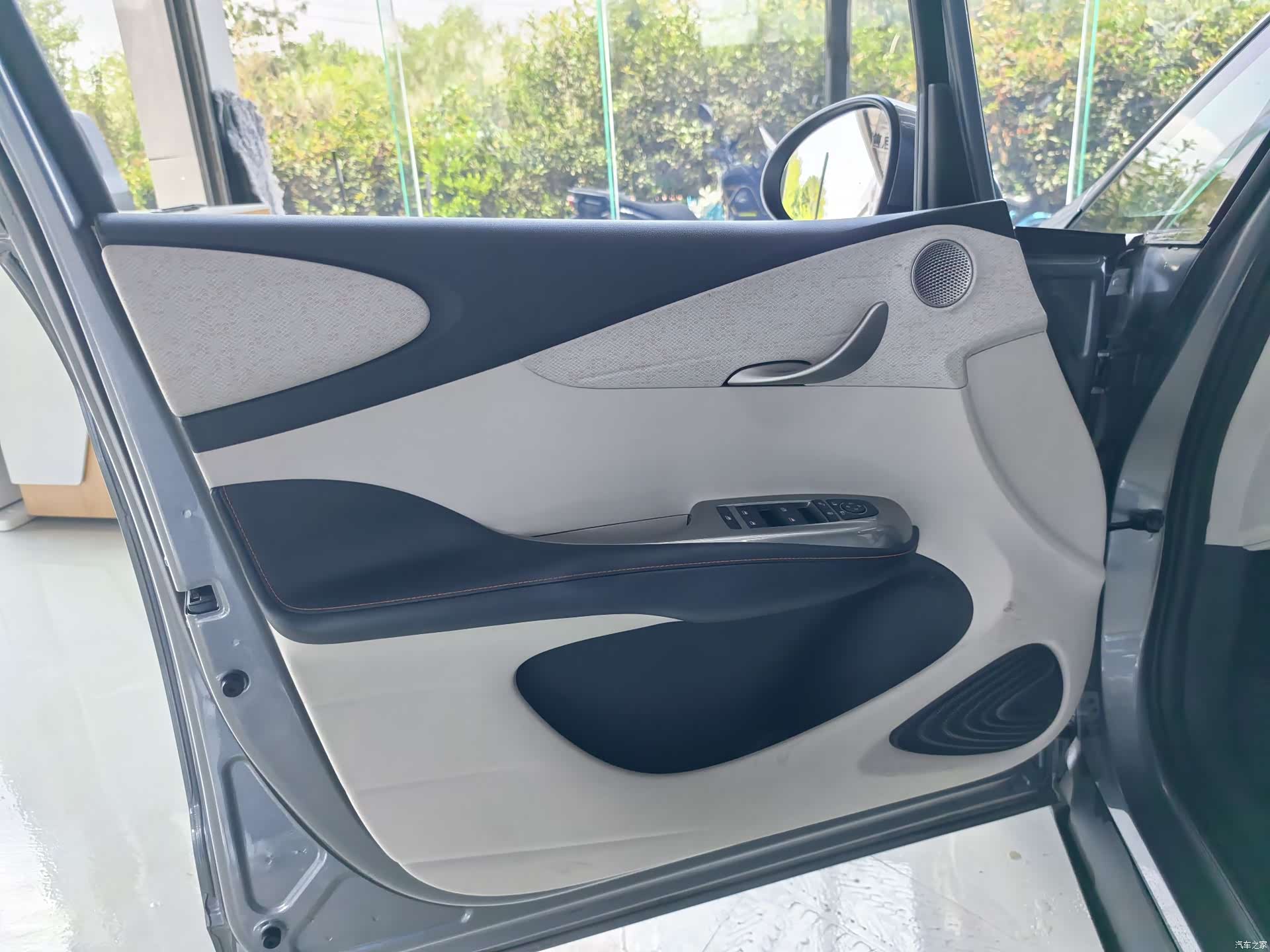 BYD Dolphin, 2022 4