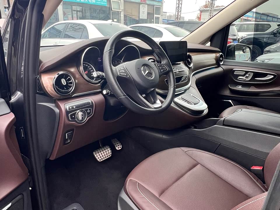 Mercedes-Benz V-class