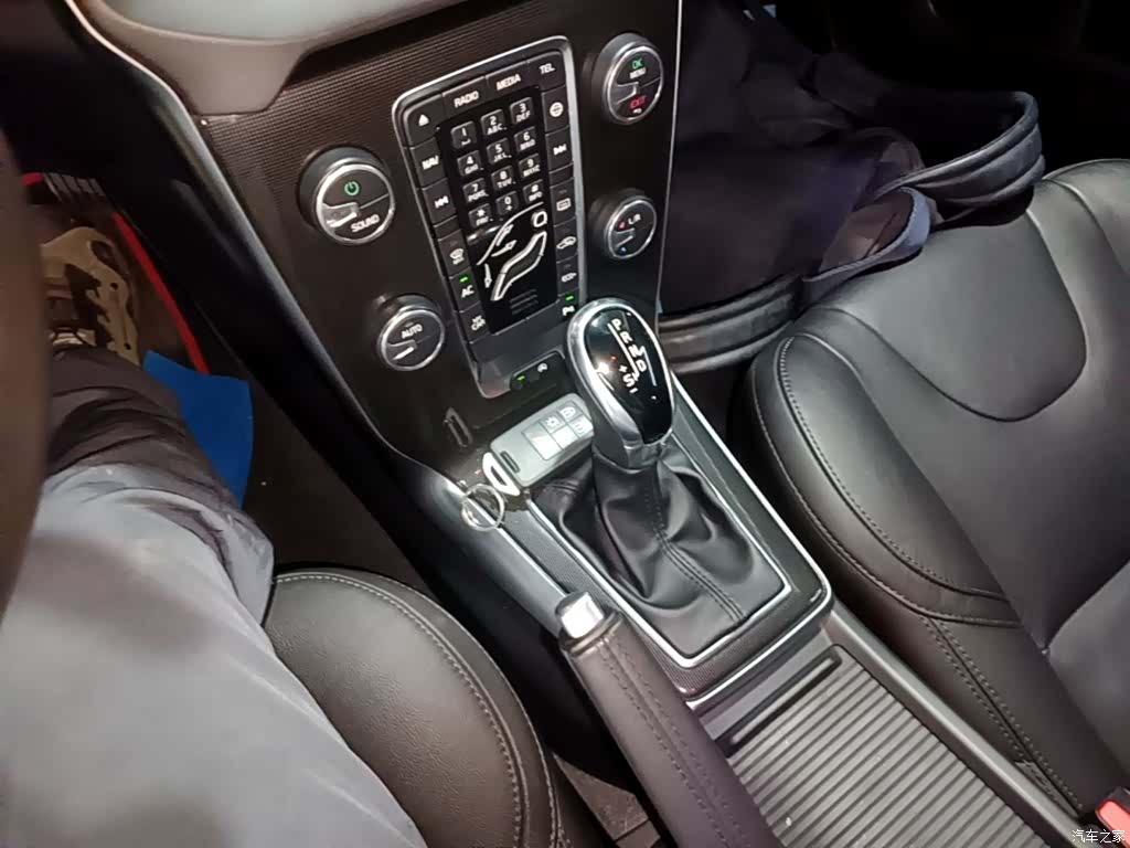 Volvo V40, 2019 14