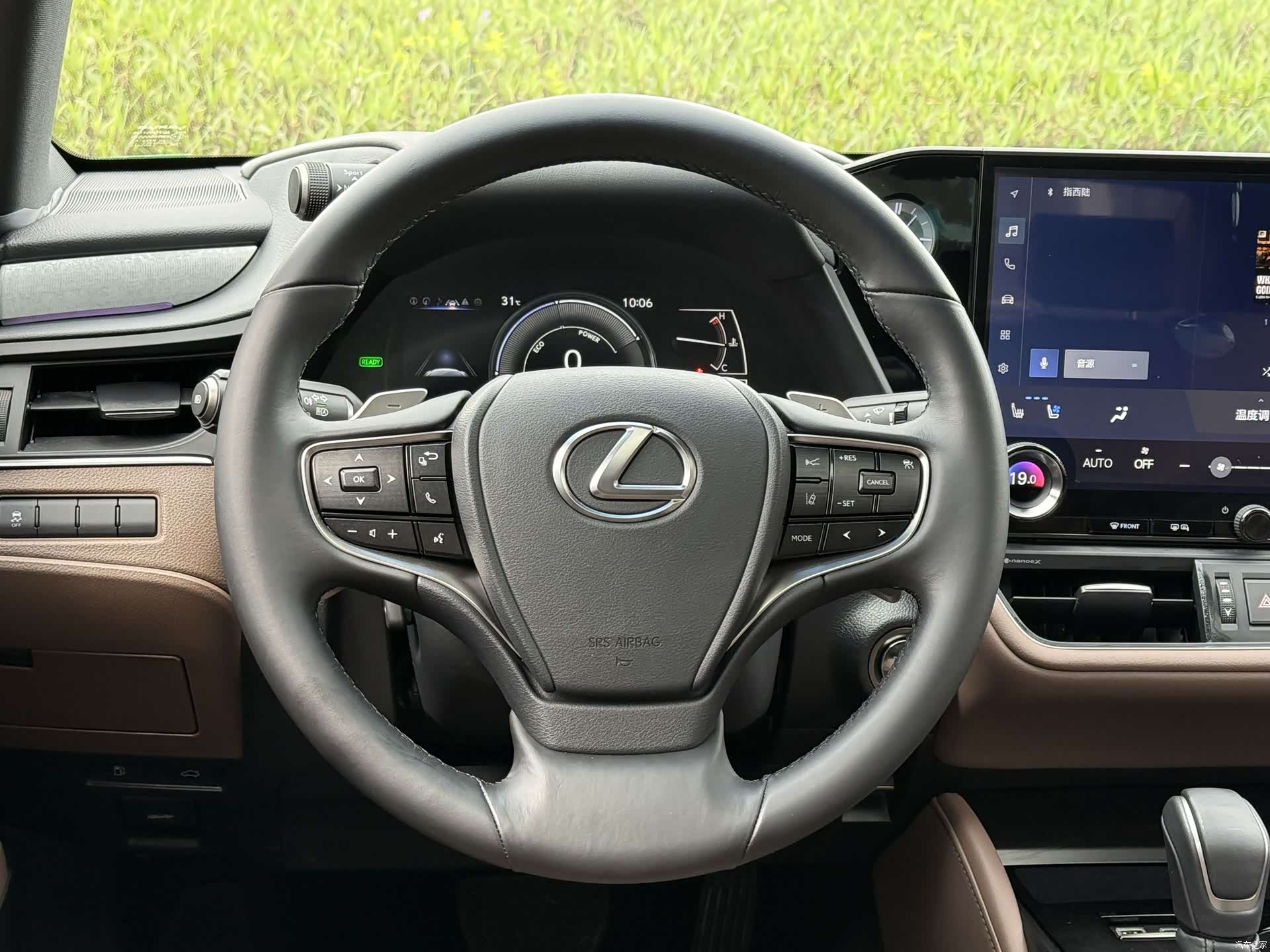 Lexus ES, 2025 10