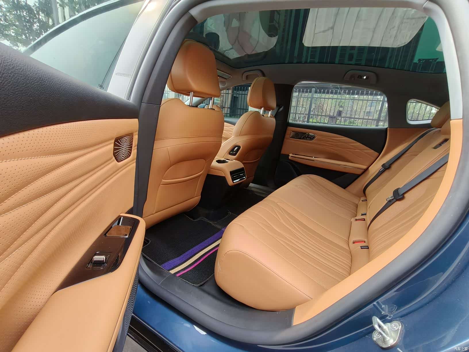 Geely 8, 2025 все фото