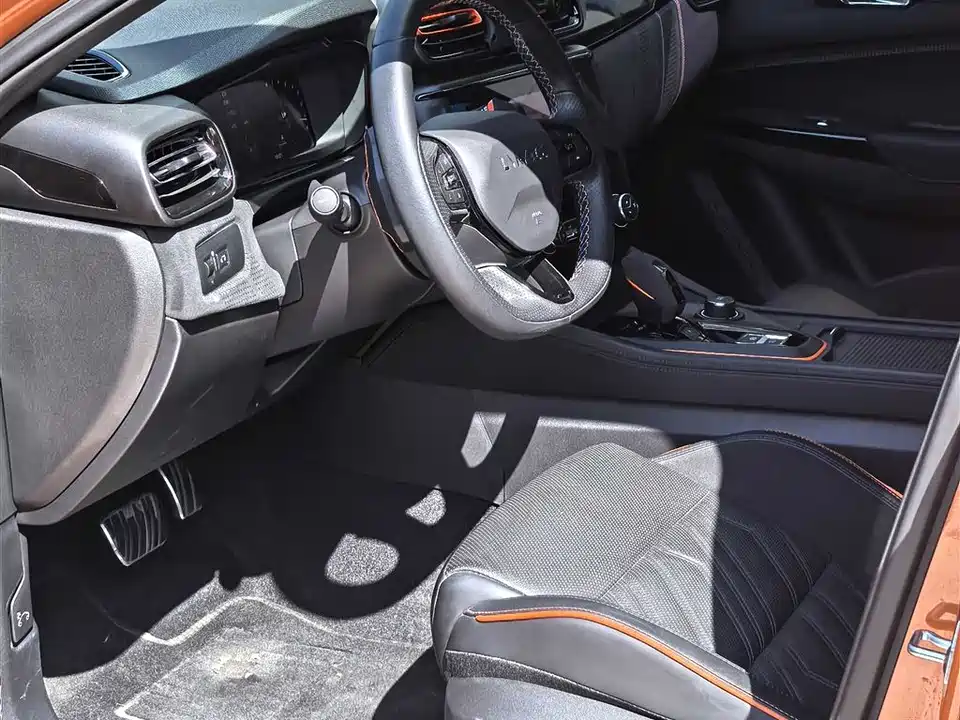 Lynk & Co 02 Hatchback