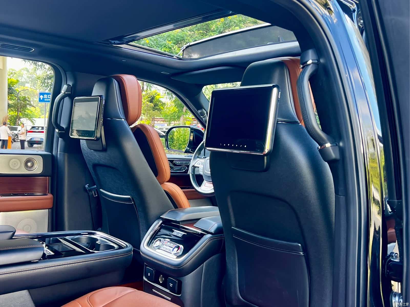 Lincoln Navigator, 2020 18