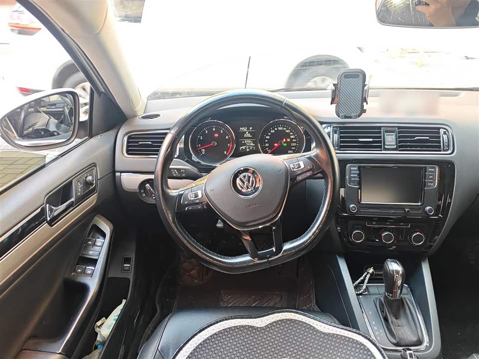Volkswagen Sagitar