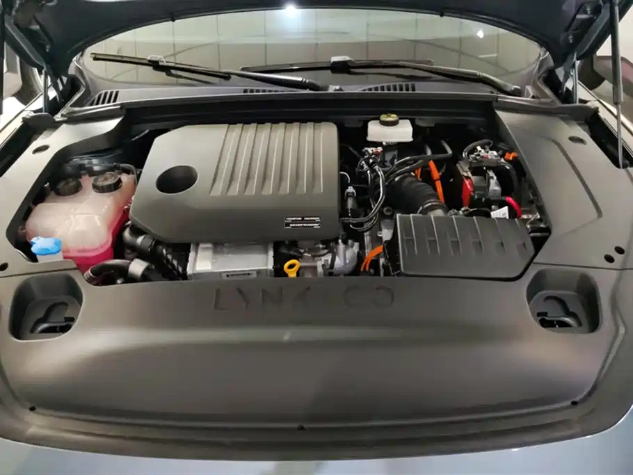 Lynk & Co 07 EM-P