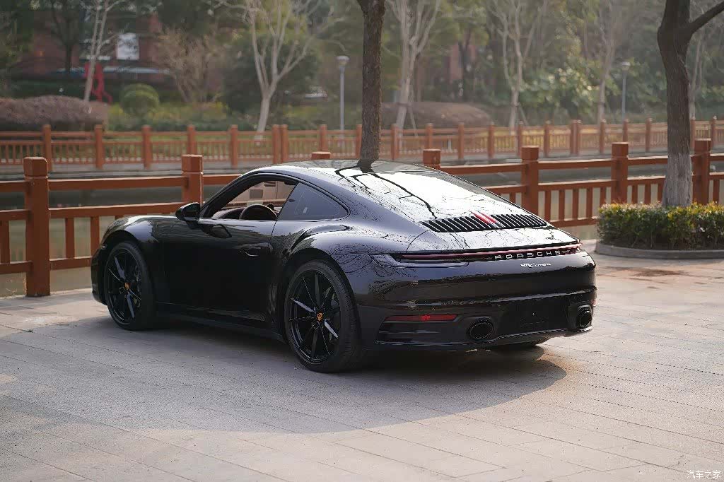 Porsche 911, 2023 4