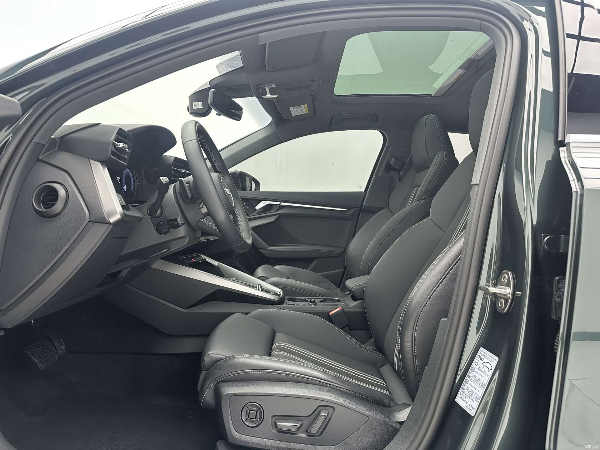 Audi A3, 2023 все фото