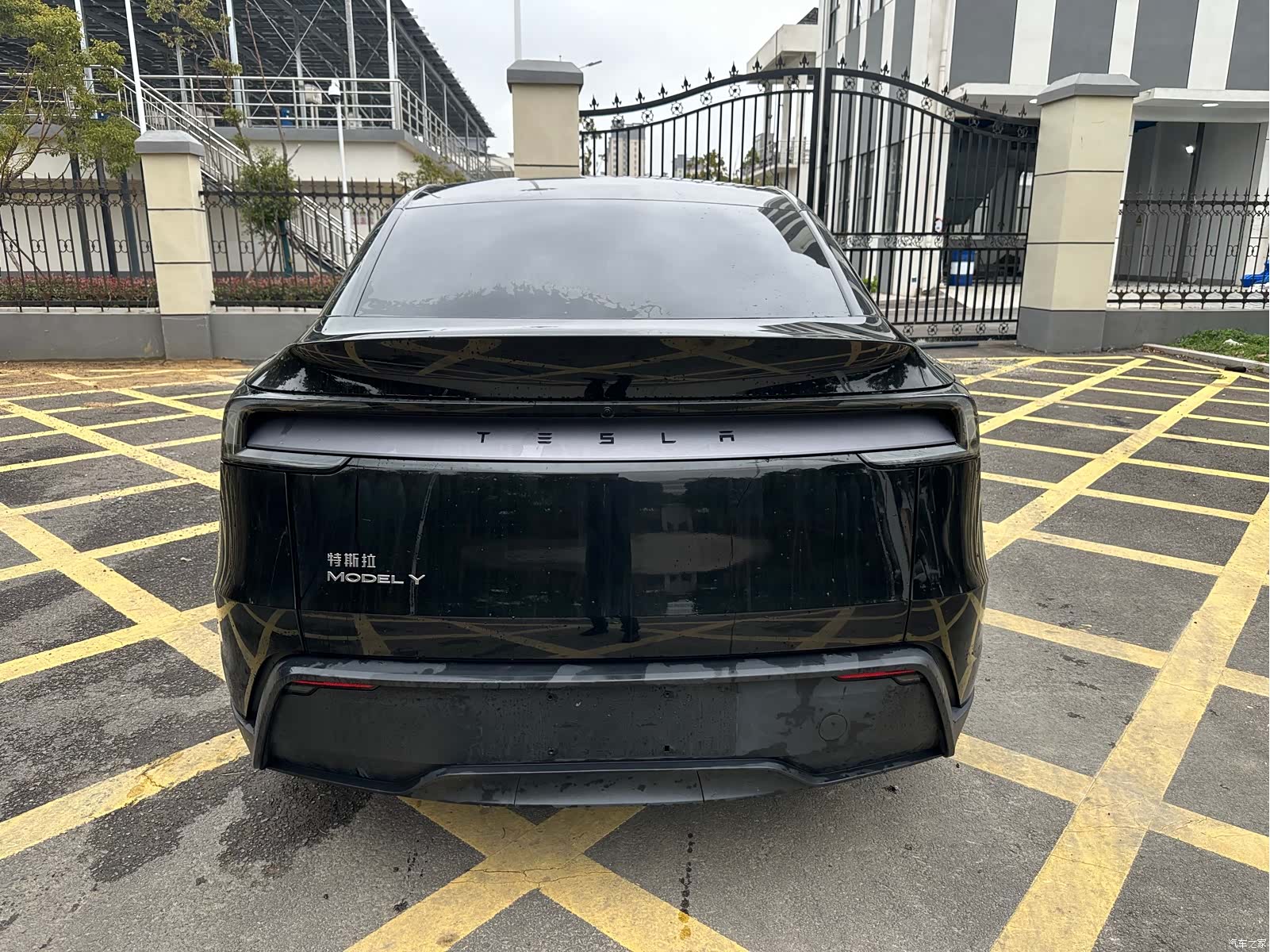 Tesla Model Y, 2025 4