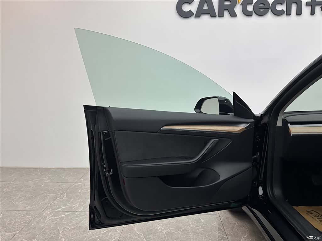 Tesla Model 3, 2022 15
