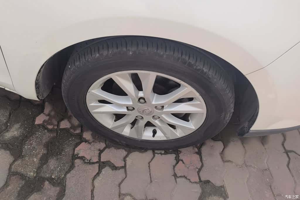 Wuling 730, 2016 6