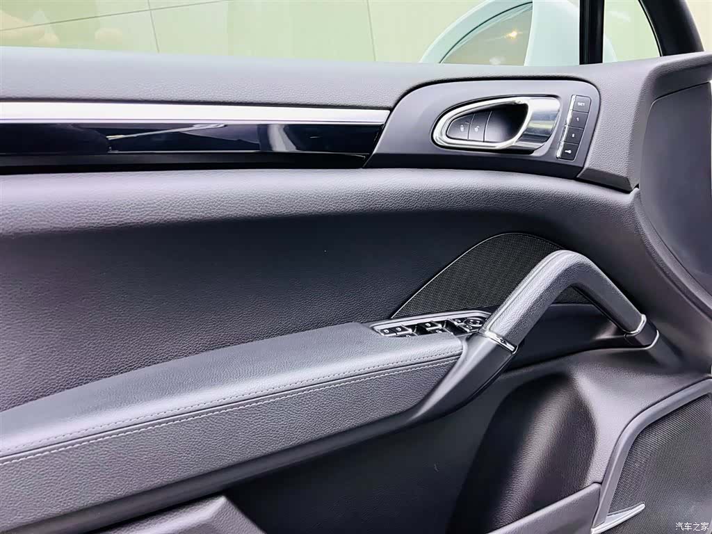Porsche Cayenne, 2017 11