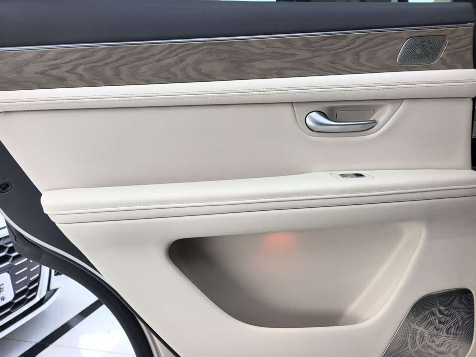 AITO Ask the world M7