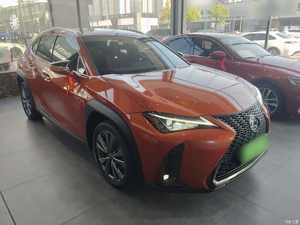Lexus UX, 2020 4