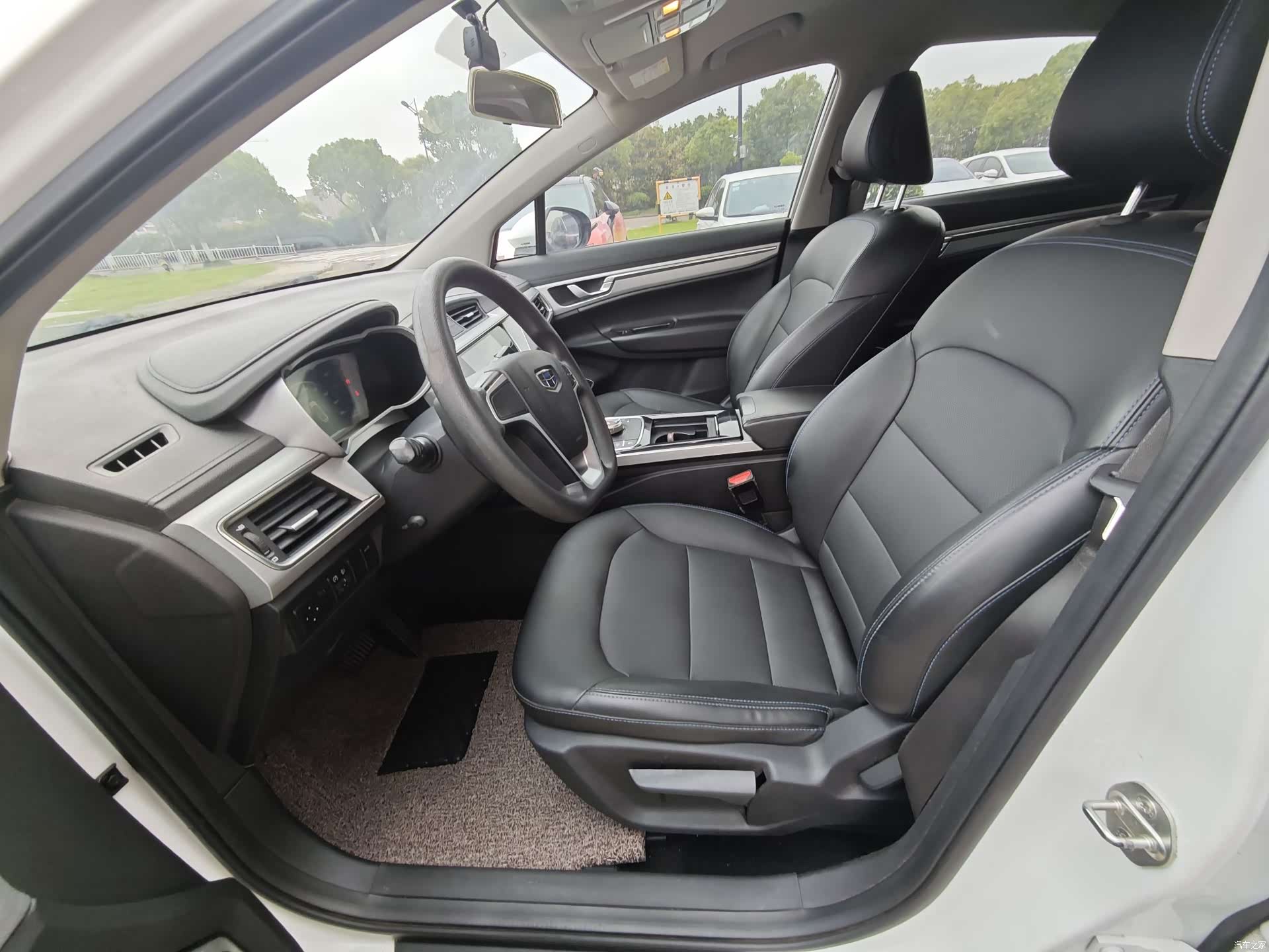 Geely Emgrand, 2019 9