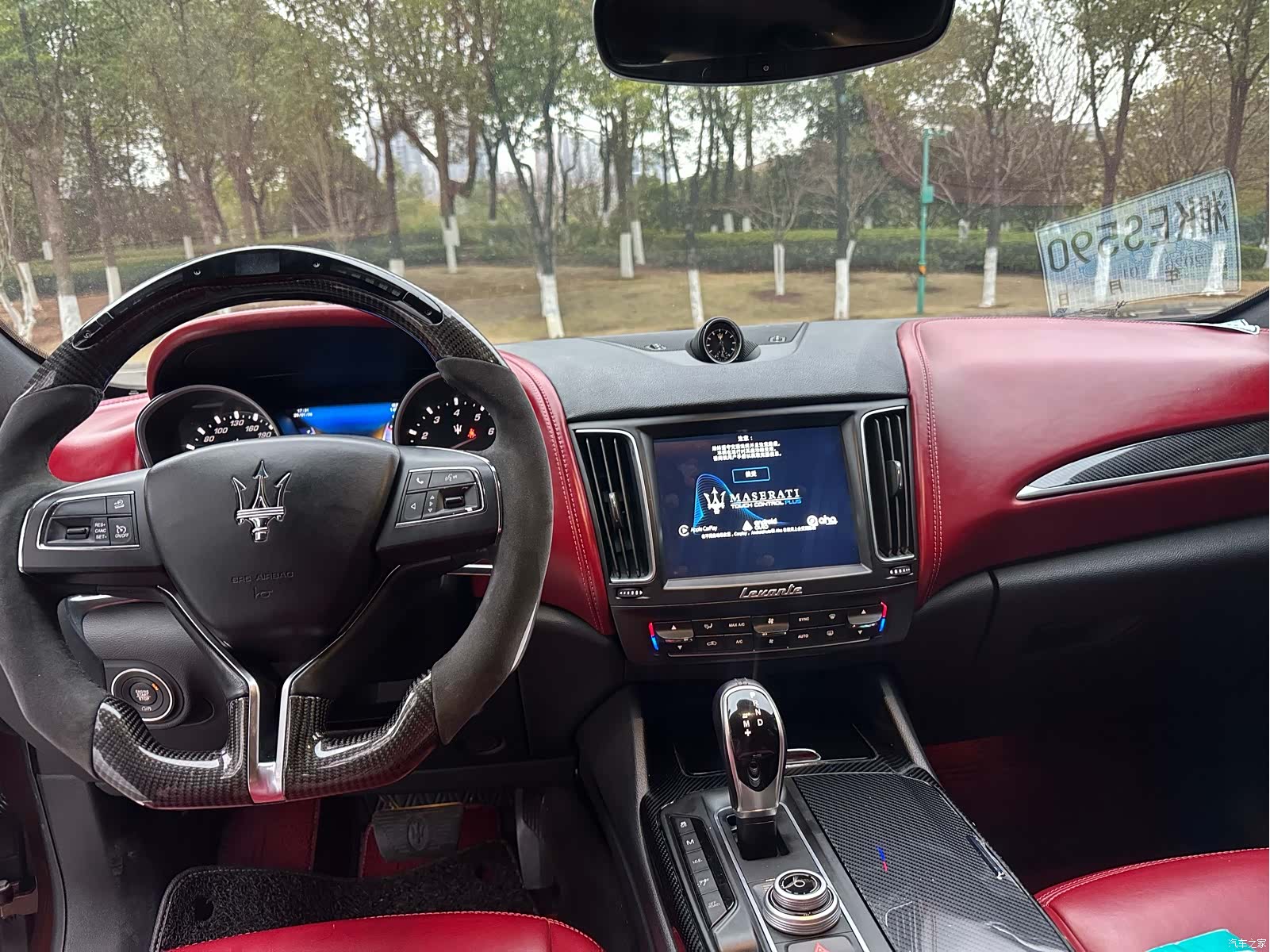 Maserati Levante, 2017 все фото