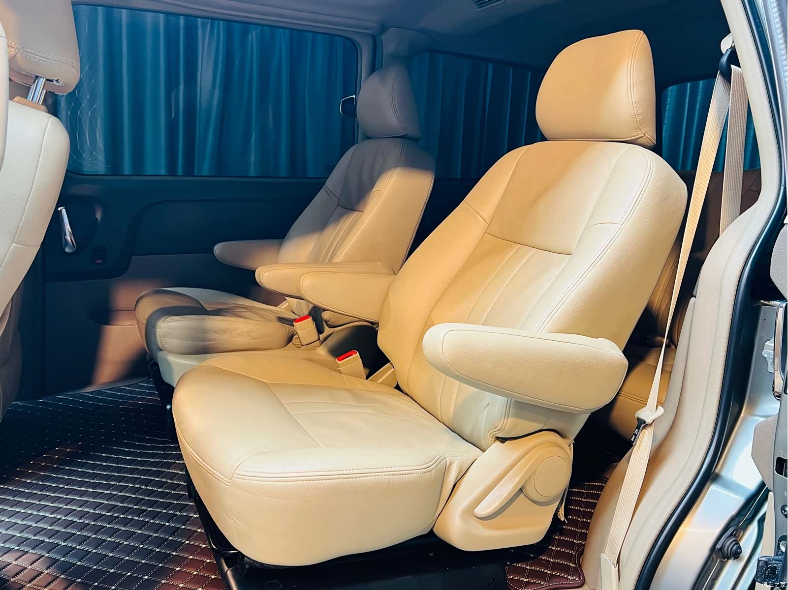 Buick GL8, 2013 6
