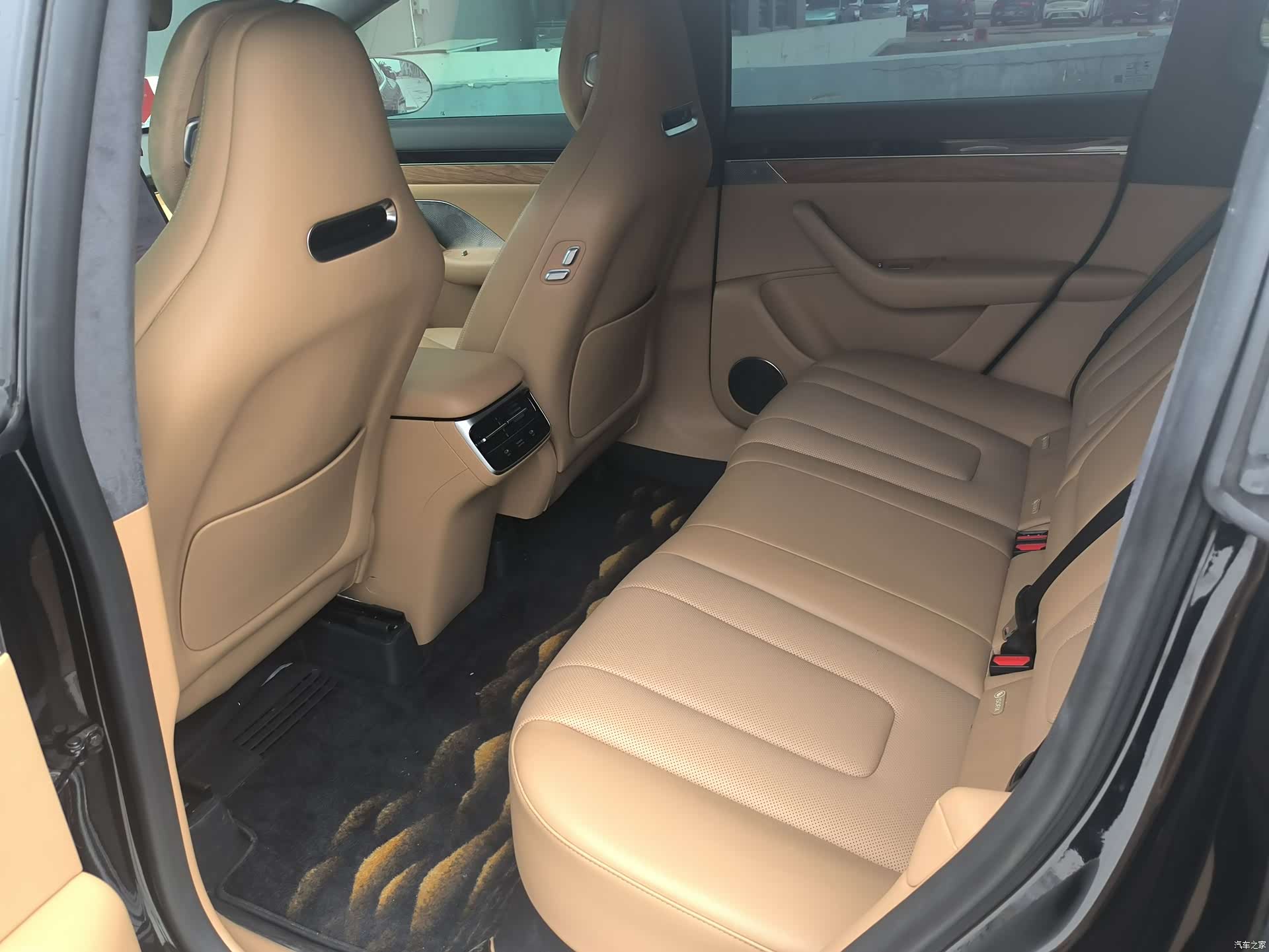Luxeed R7, 2025 6