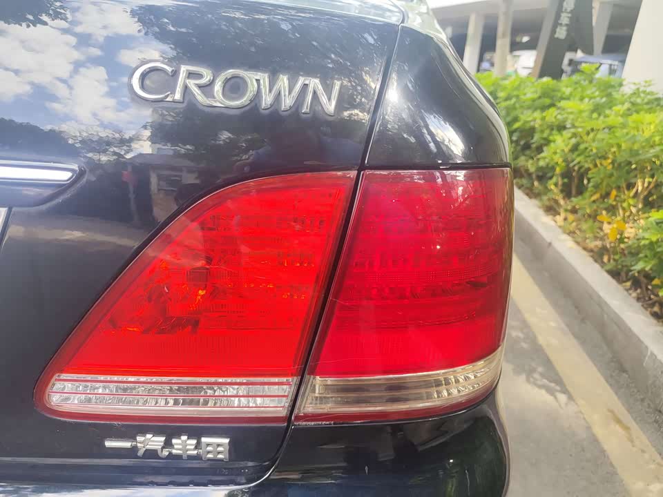 Toyota crown
