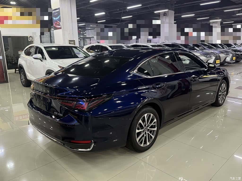 Lexus ES, 2025 3
