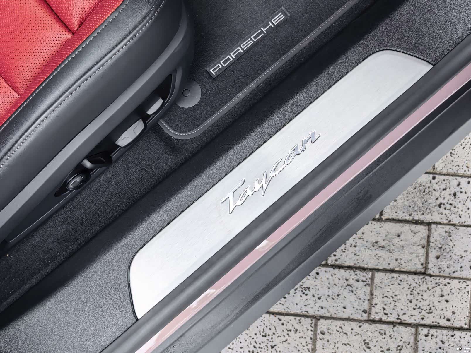 Porsche Taycan, 2025 16