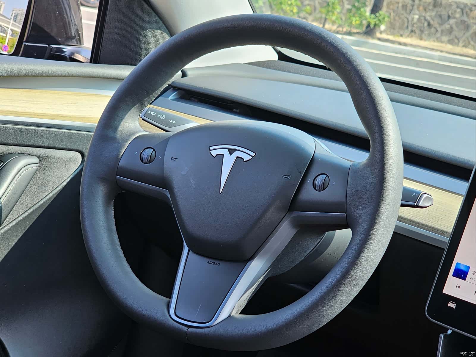 Tesla Model Y, 2023 19