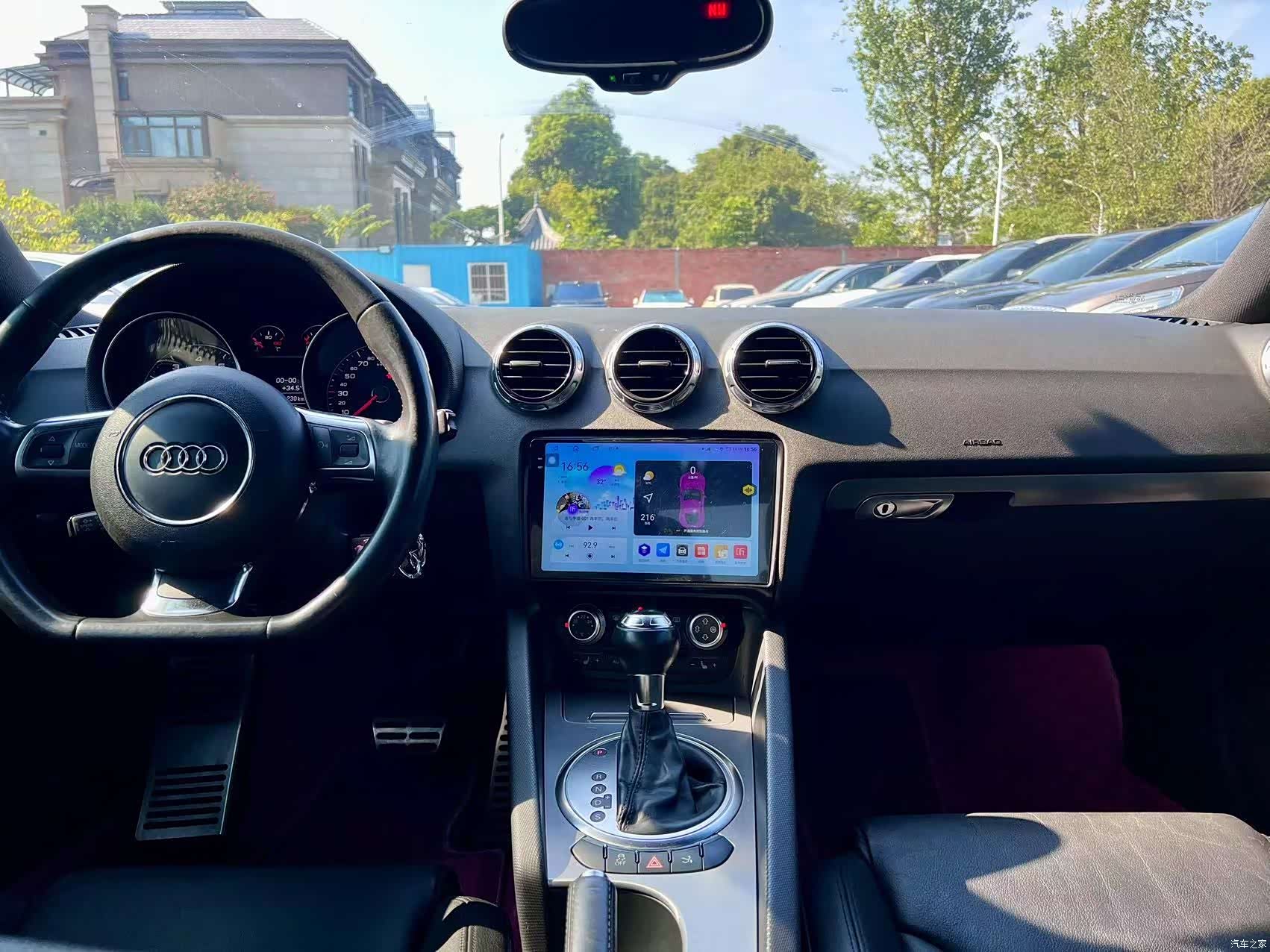 Audi TT, 2011 11