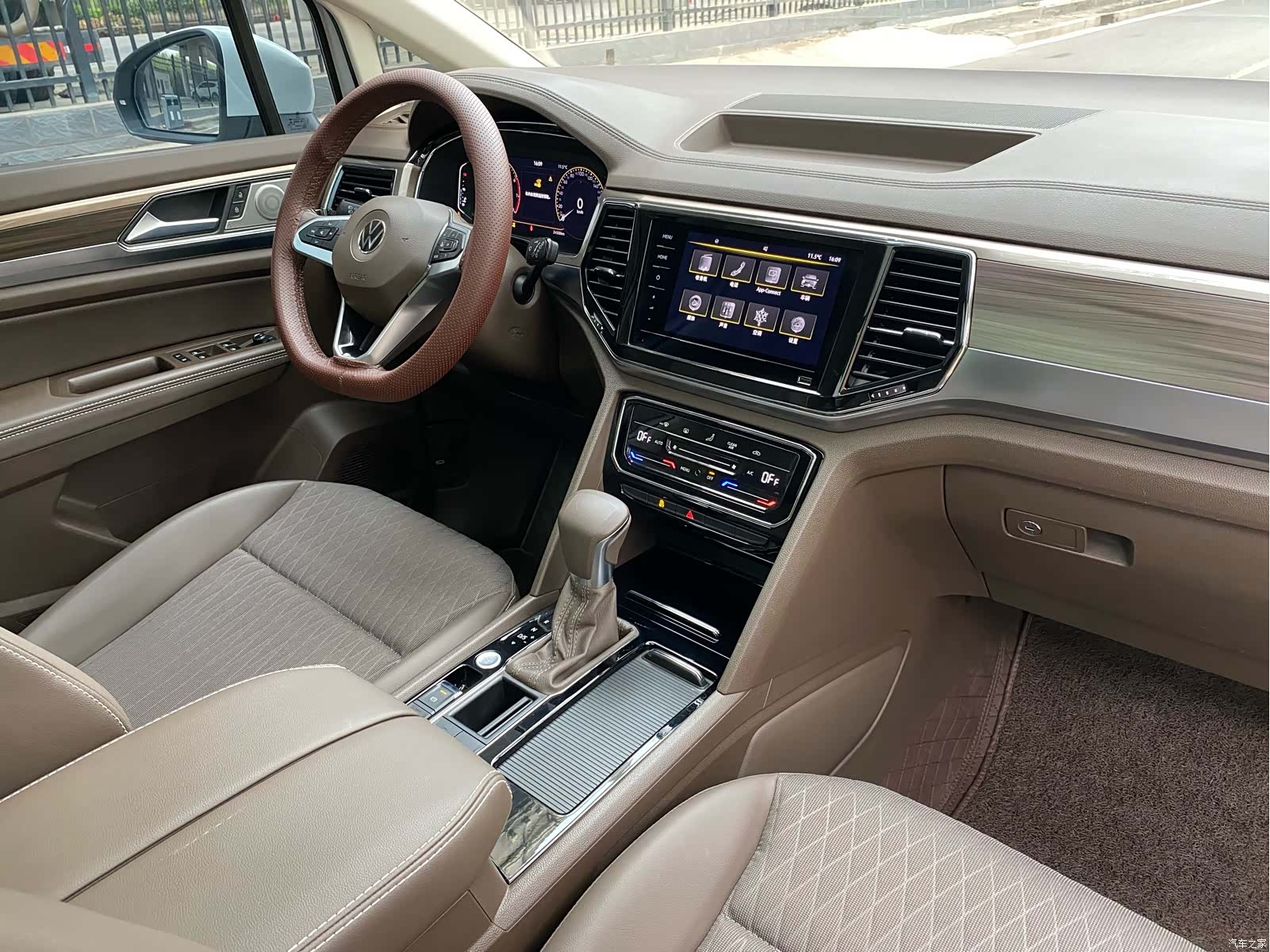 Volkswagen Viloran, 2022 20