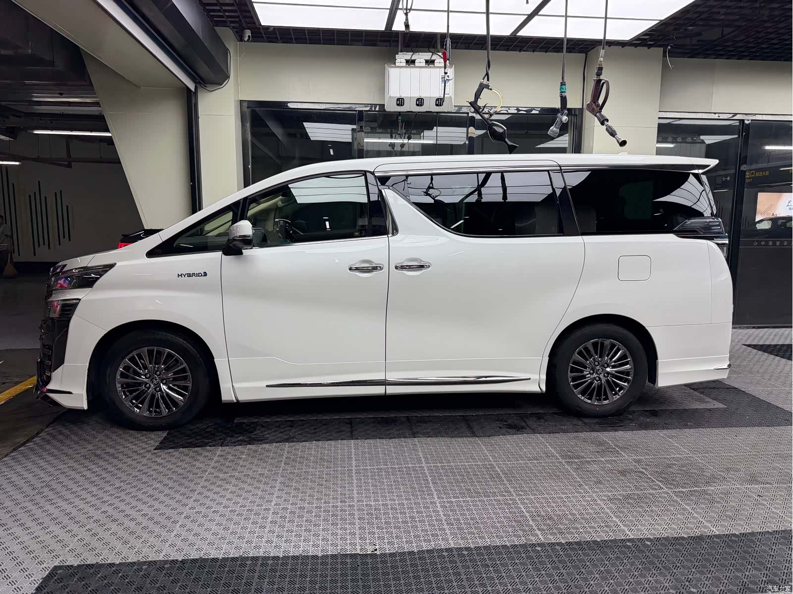 Toyota Vellfire, 2021 2