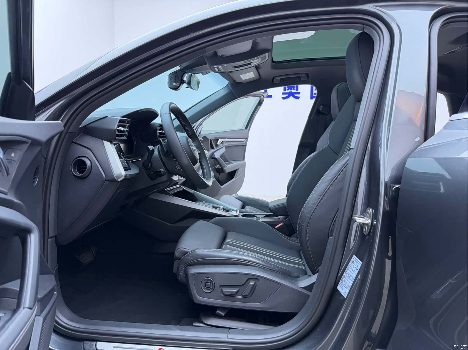 Audi A3, 2023 все фото
