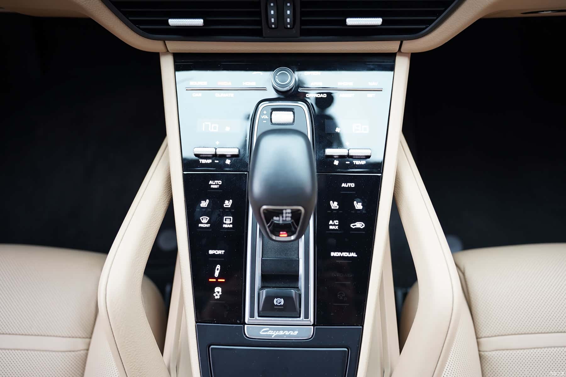 Porsche Cayenne, 2018 9