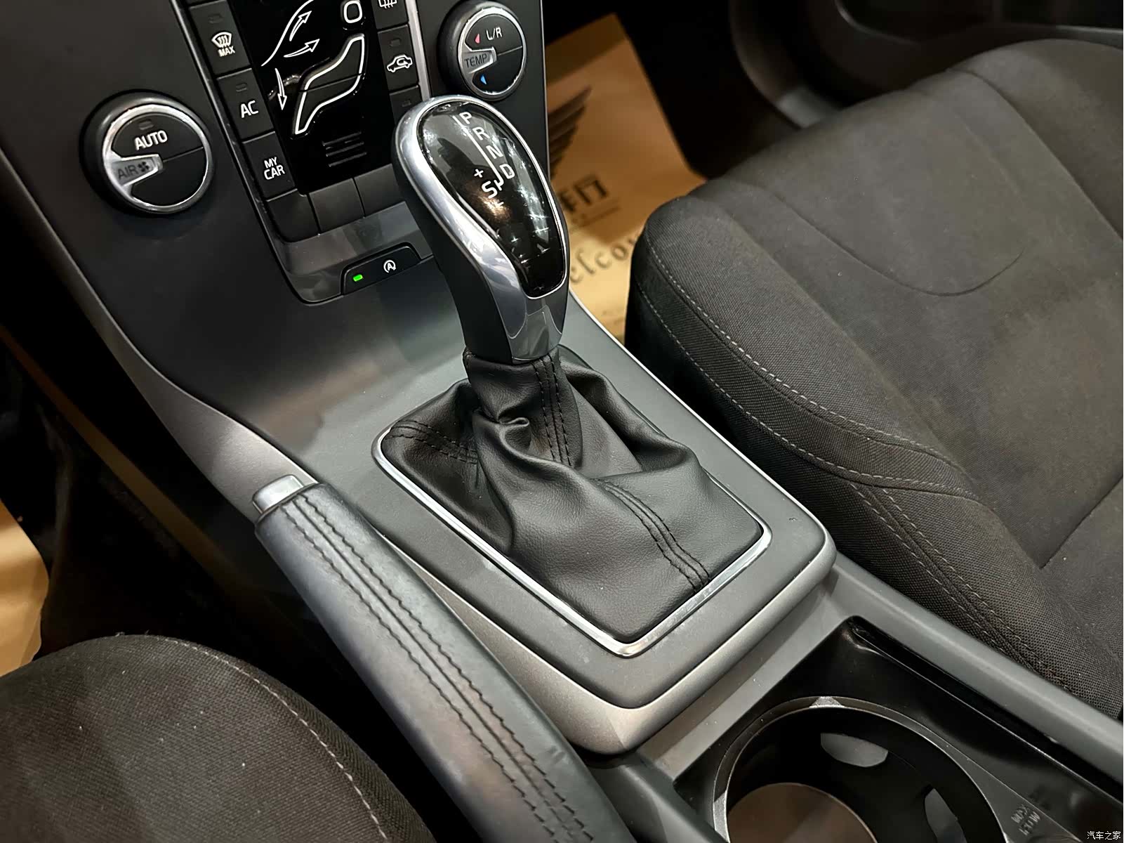 Volvo V40, 2016 20
