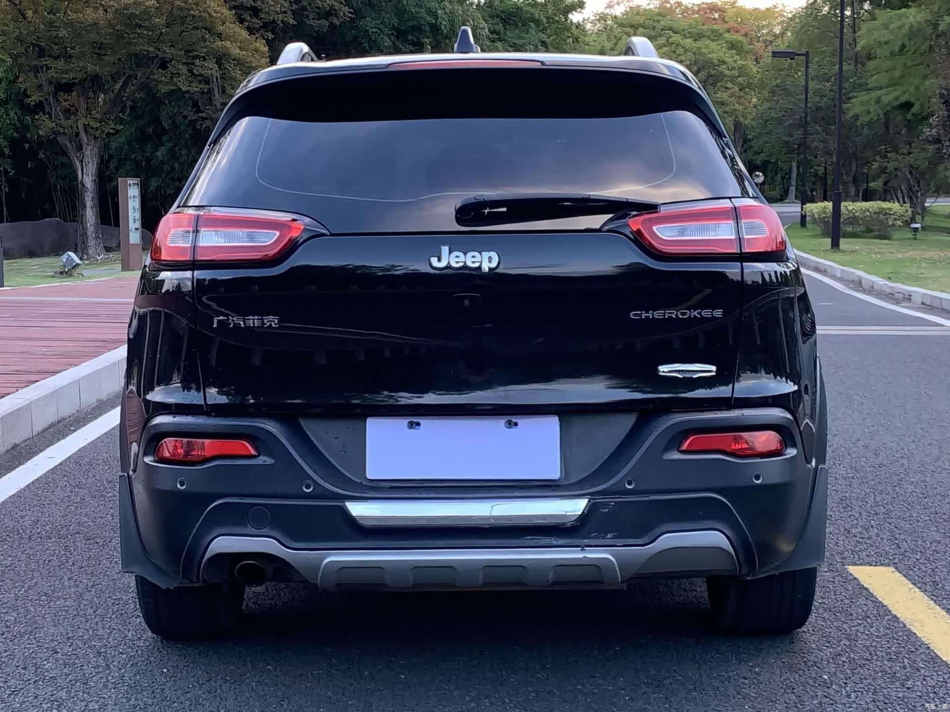 Jeep Cherokee, 2016 8