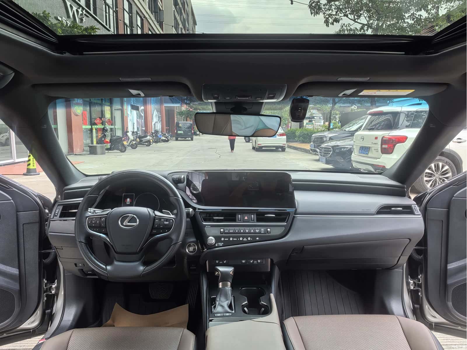 Lexus ES, 2023 12