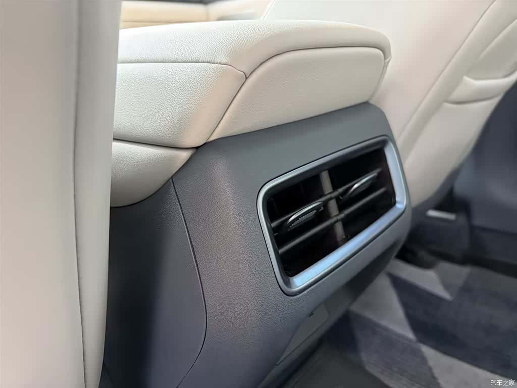 Nissan Teana, 2025 18