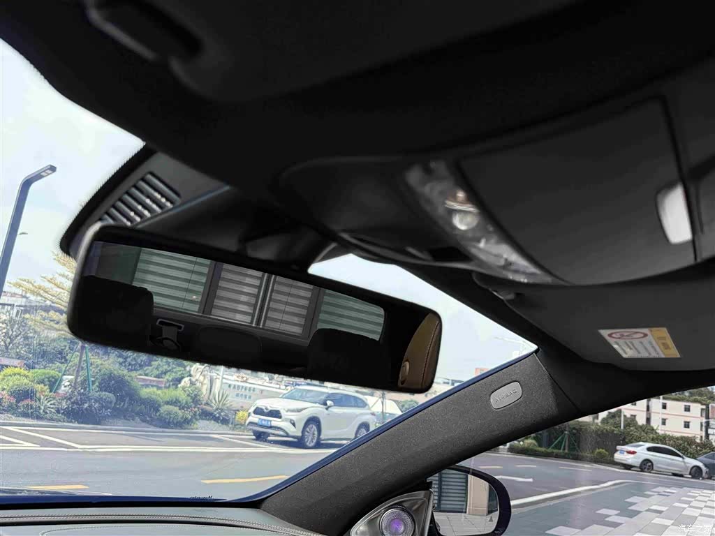 Mercedes-Benz E-Class, 2022 39