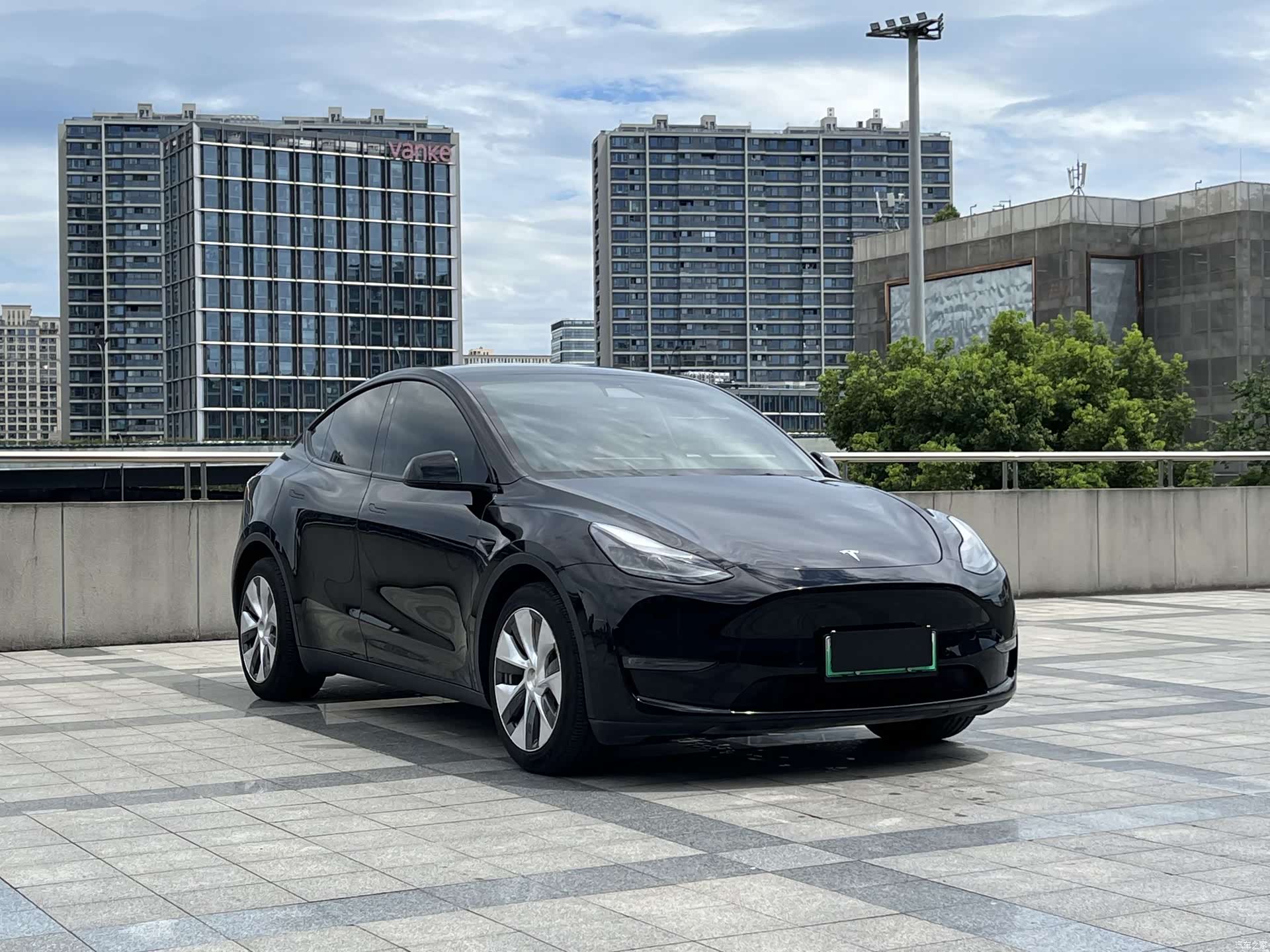 Tesla Model Y, 2021 3