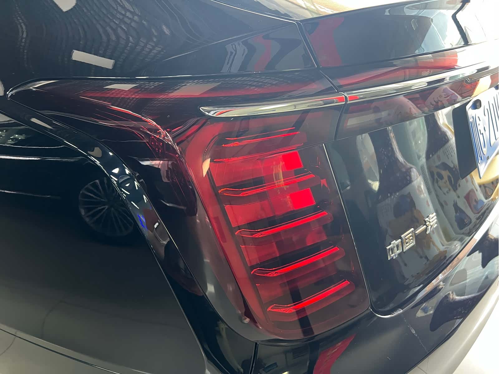 Hongqi H9, 2025 12