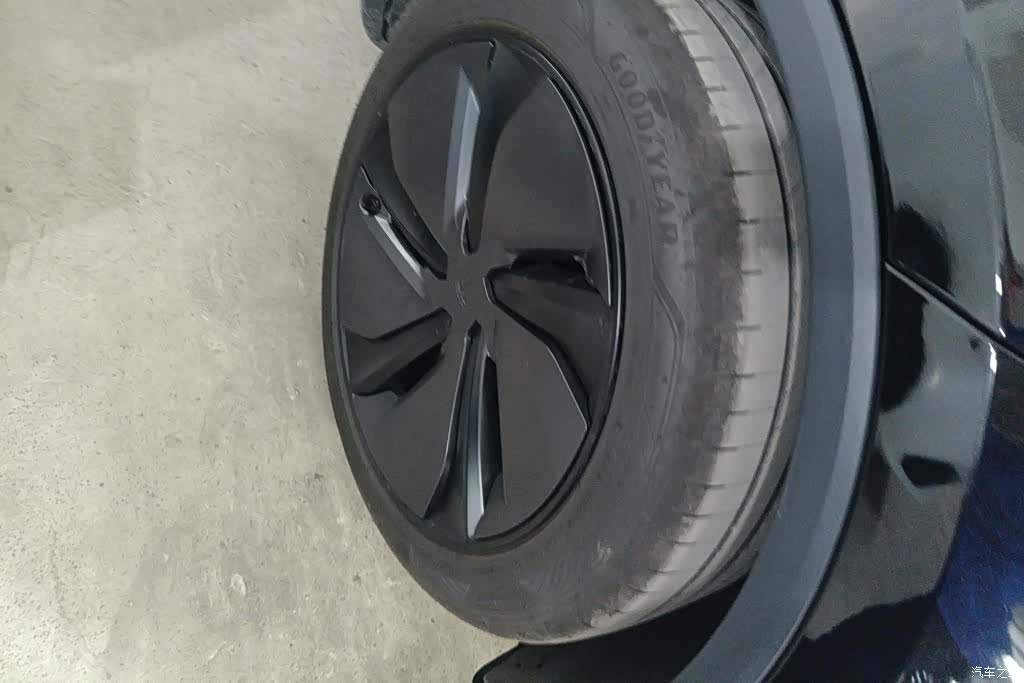 Tesla Model Y, 2026 6