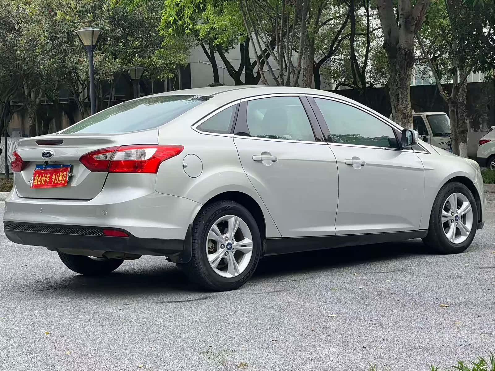 Ford Focus, 2013 7