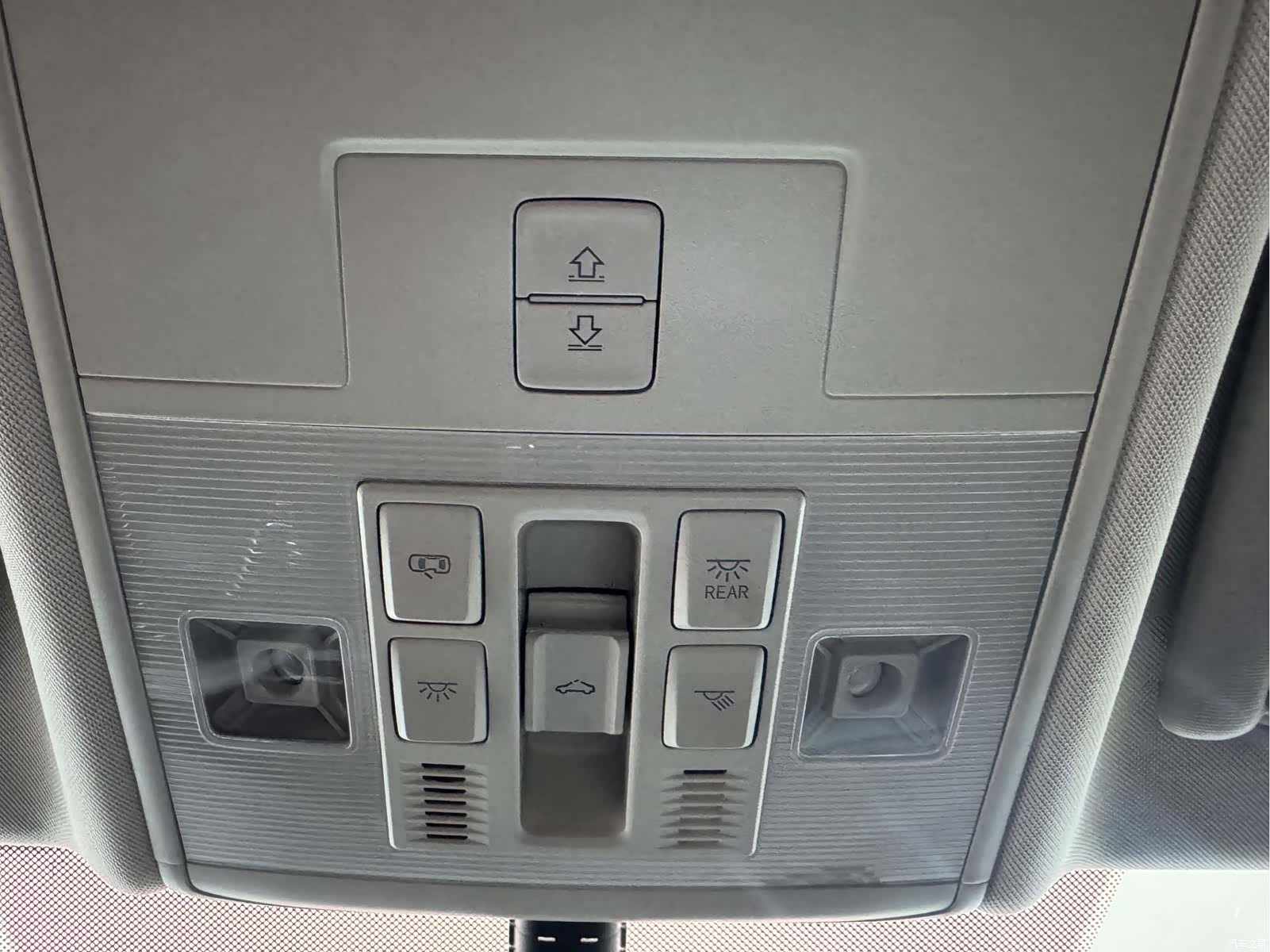 Volkswagen Sagitar, 2022 14