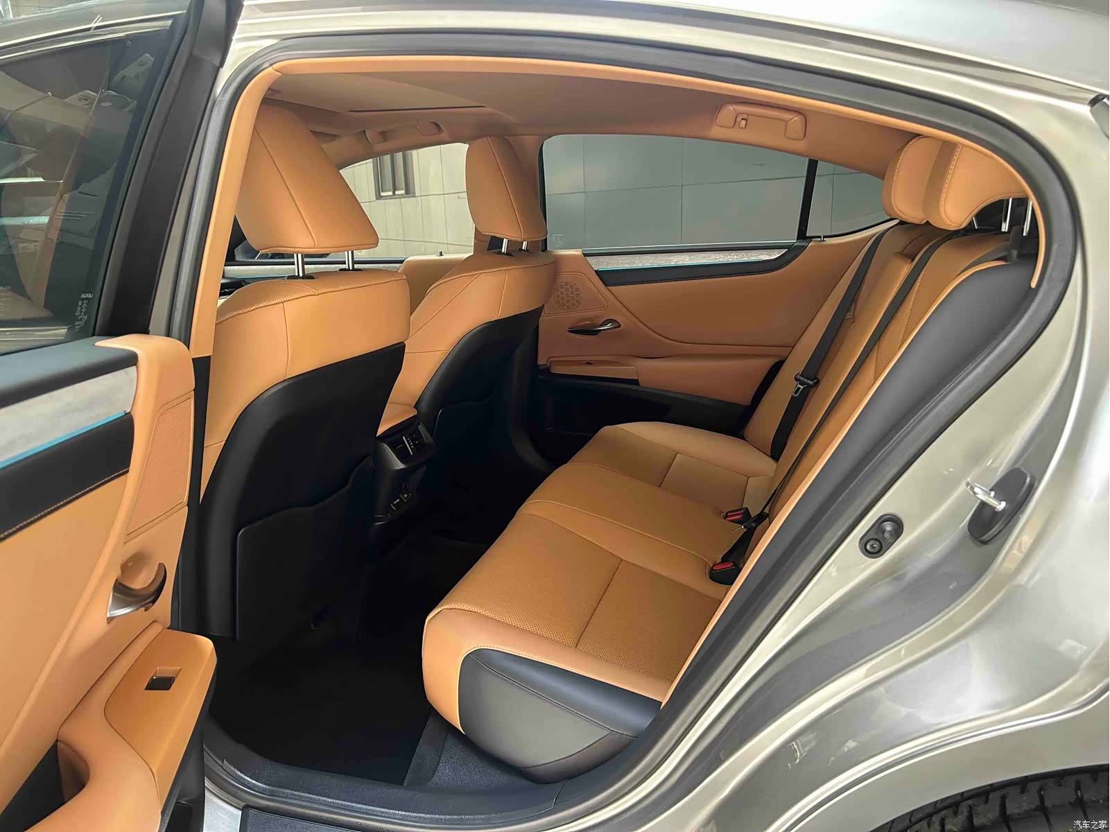 Lexus ES, 2025 все фото