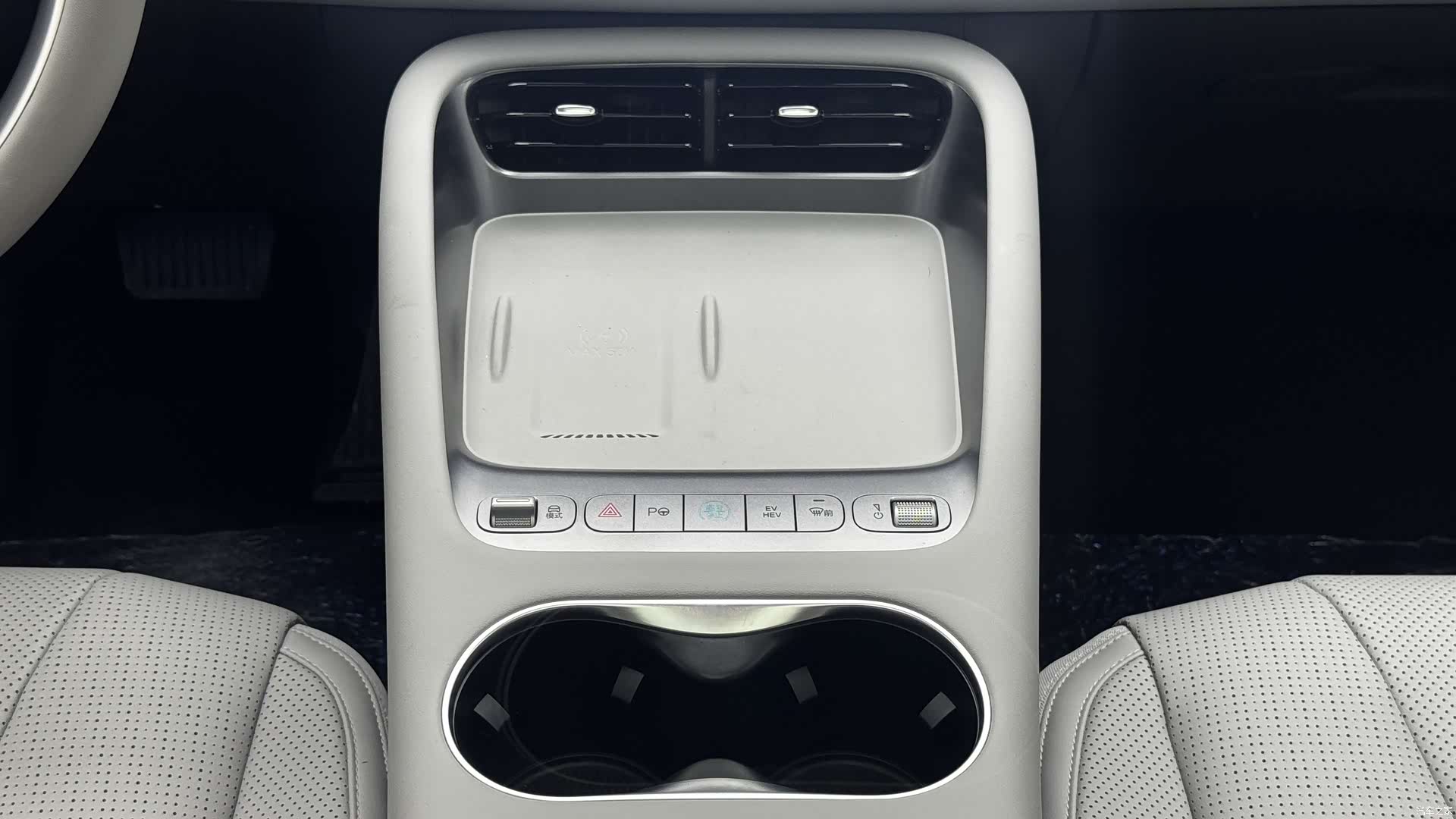 BYD HiAce, 2025 21